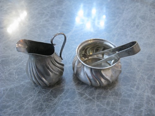 Kleines rahmgedeck milch - milch, /